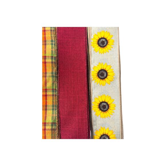 Scarecrow Wreath Kit "Happy Harvest" Sign w/ Scarecrow, Plaid, Sunflower Ribbon - Picture 5 of 5